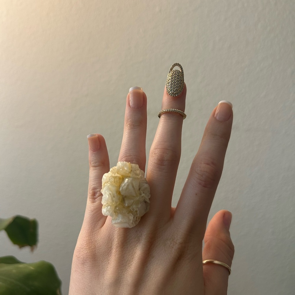 Elegant Cream Floral Ring